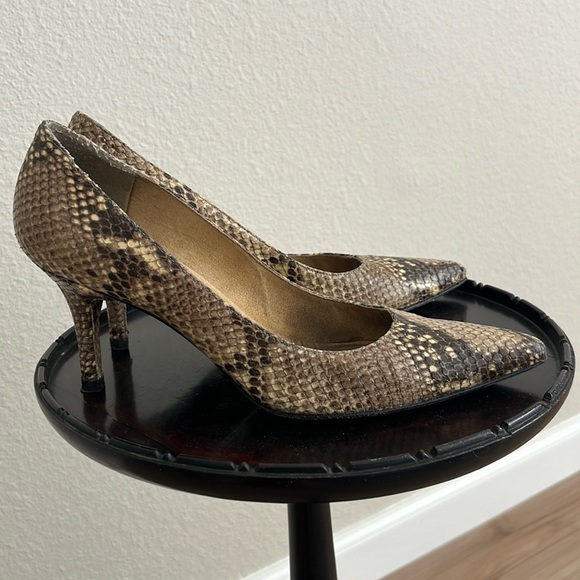 Stuart Weitzman Pointed Toe Python Pumps - Picture 2 of 4